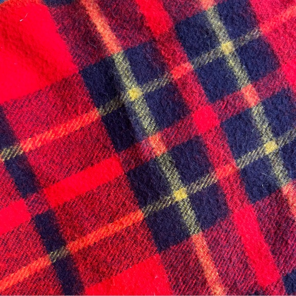 Faribo Woolen Mill Co vintage Red and Black Plaid blanket - Picture 5 of 5